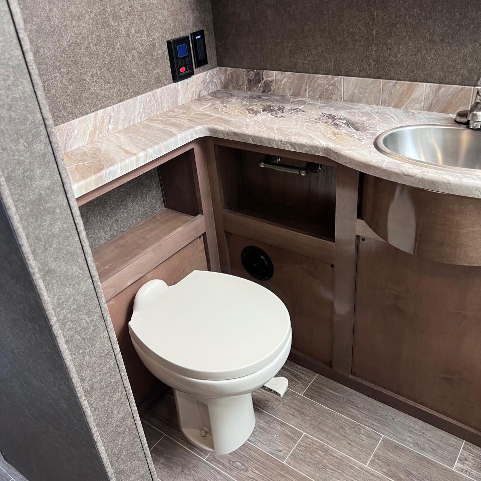 Thor Motor Coach Miramar  2019