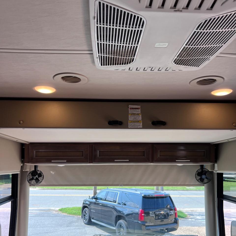 Thor Motor Coach Miramar  2019