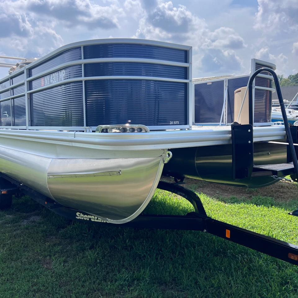 Bennington 20 SFX  2019