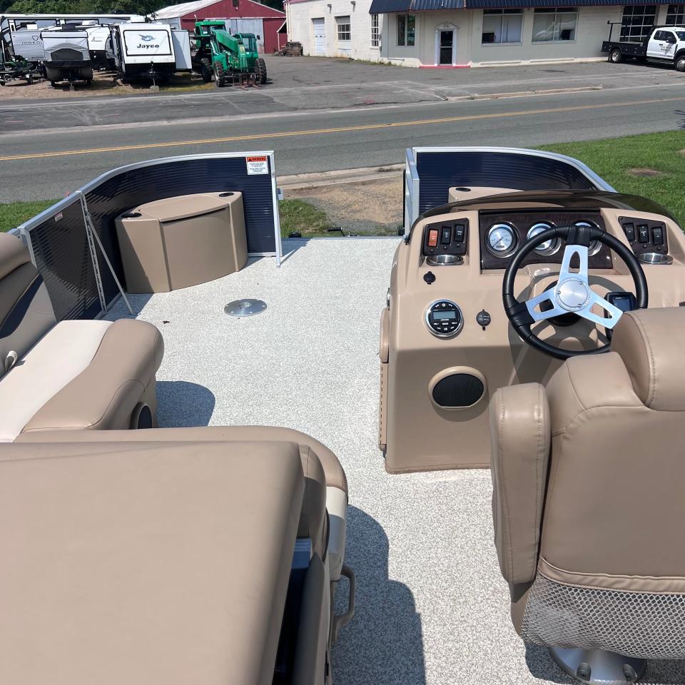 Bennington 20 SFX  2019