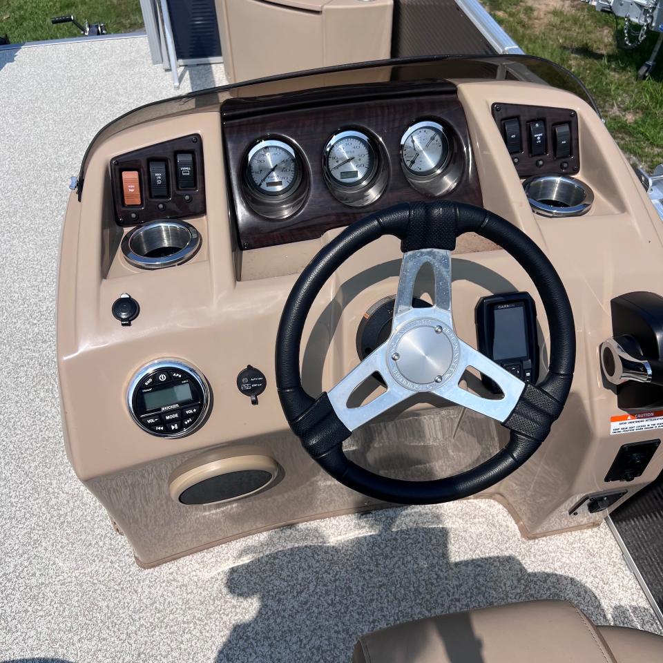 Bennington 20 SFX  2019