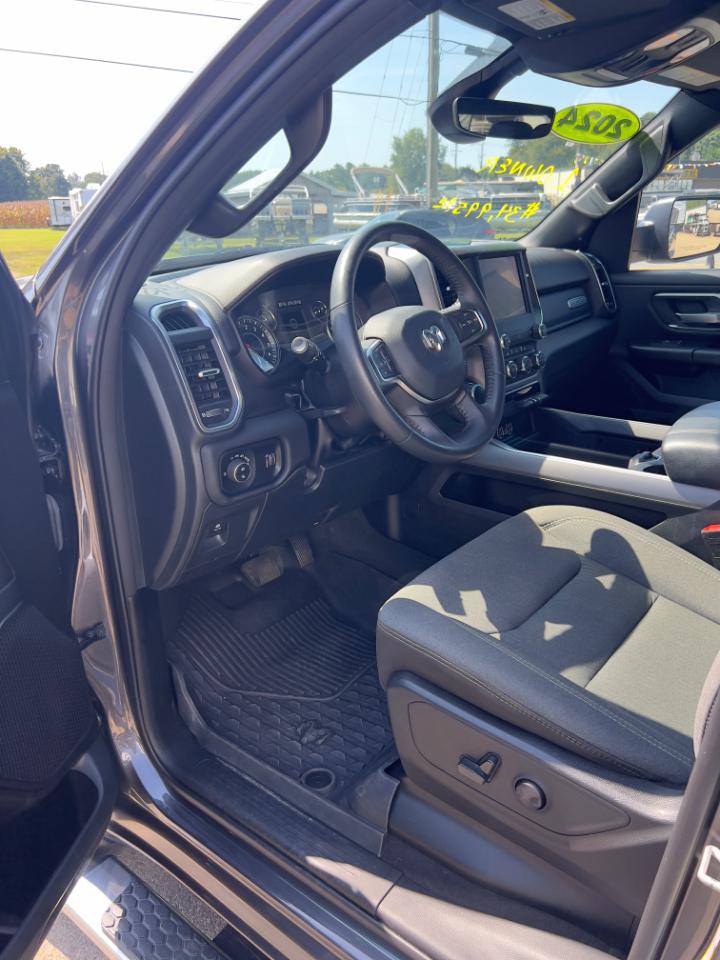 RAM 1500 Big Horn Quad Cab 4WD 2024