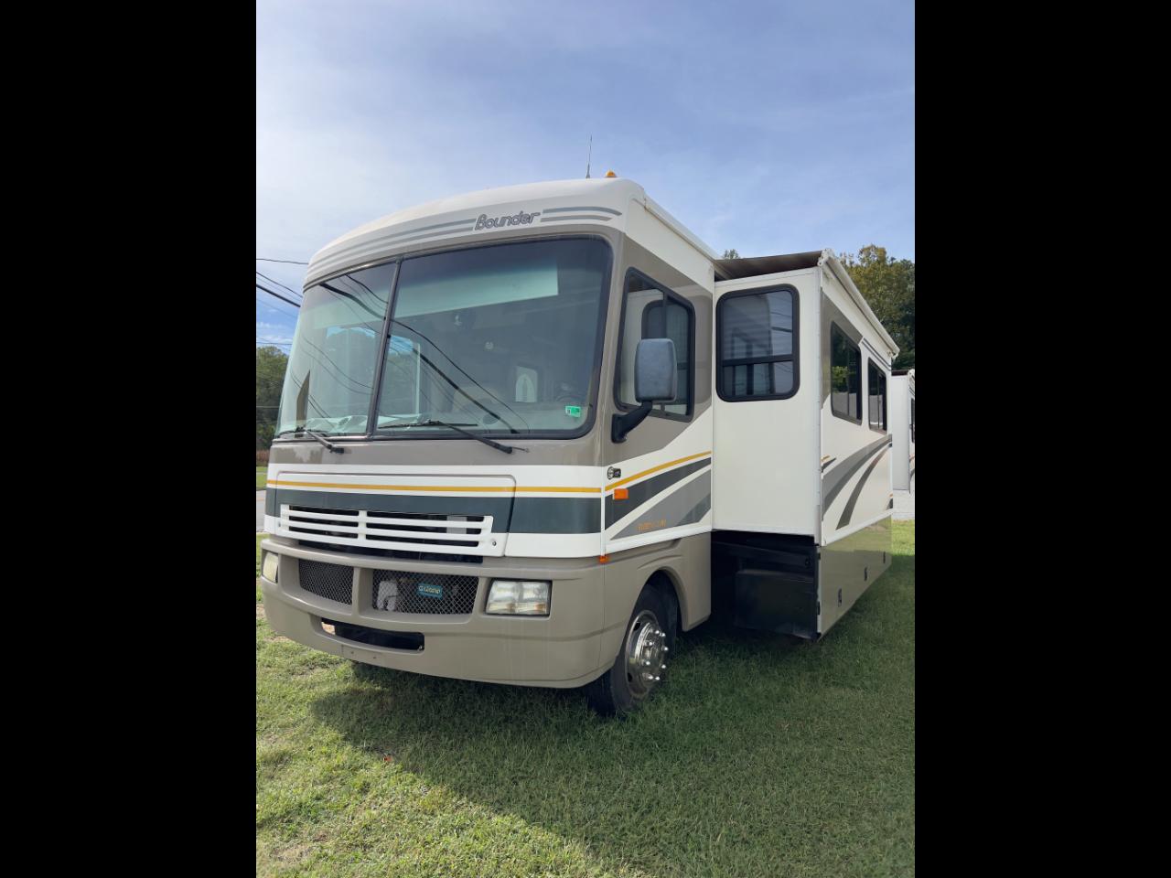 2004 Fleetwood Bounder 35B