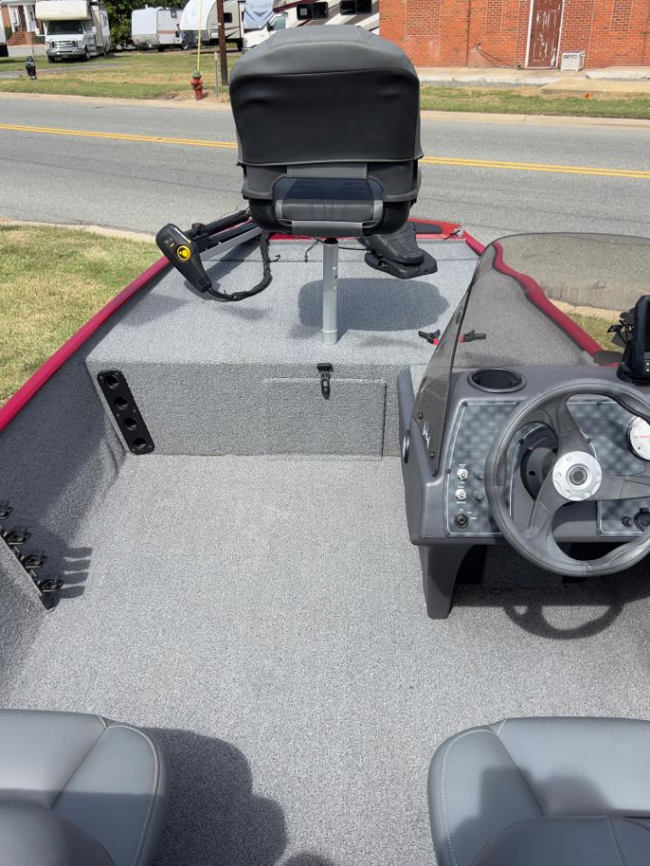 Tracker Bass Tracker Classic XL  2024