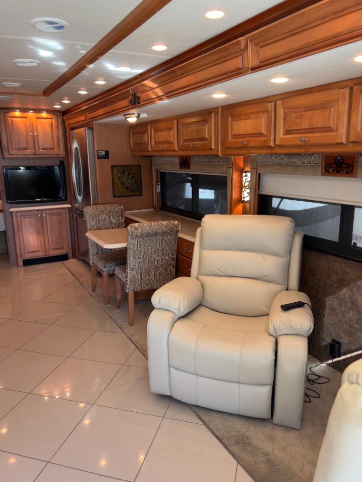 Tiffin Motorhomes Phaeton  2011