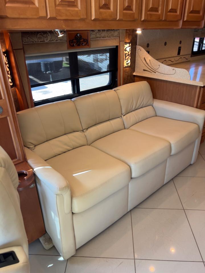 Tiffin Motorhomes Phaeton  2011