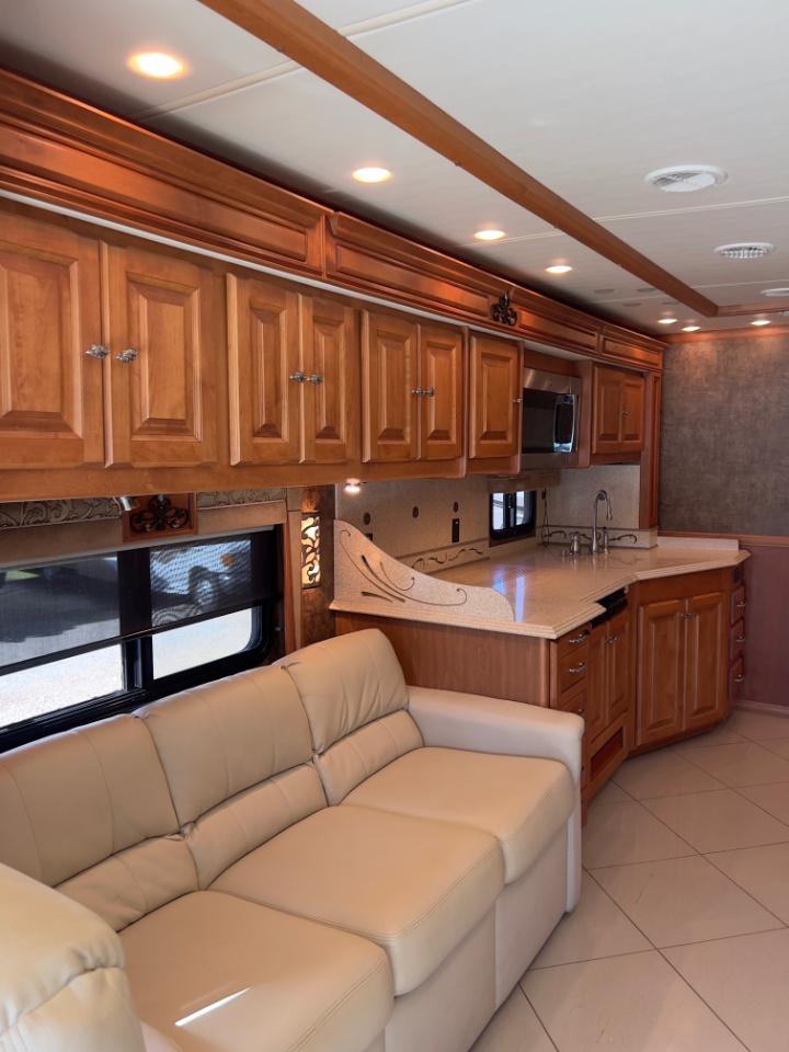 Tiffin Motorhomes Phaeton  2011