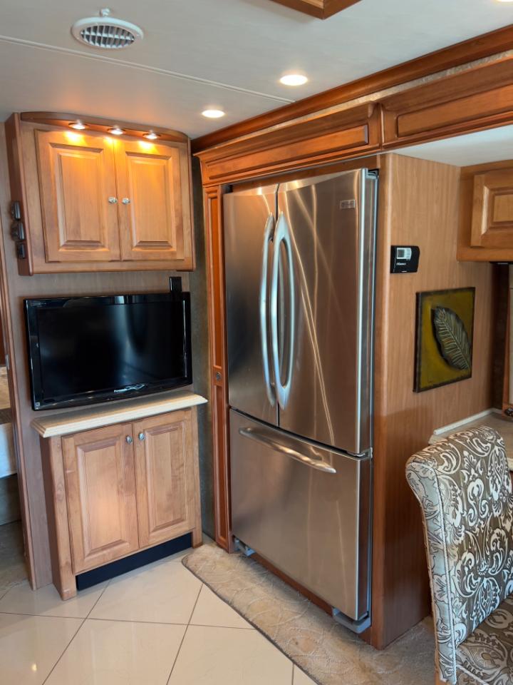 Tiffin Motorhomes Phaeton  2011