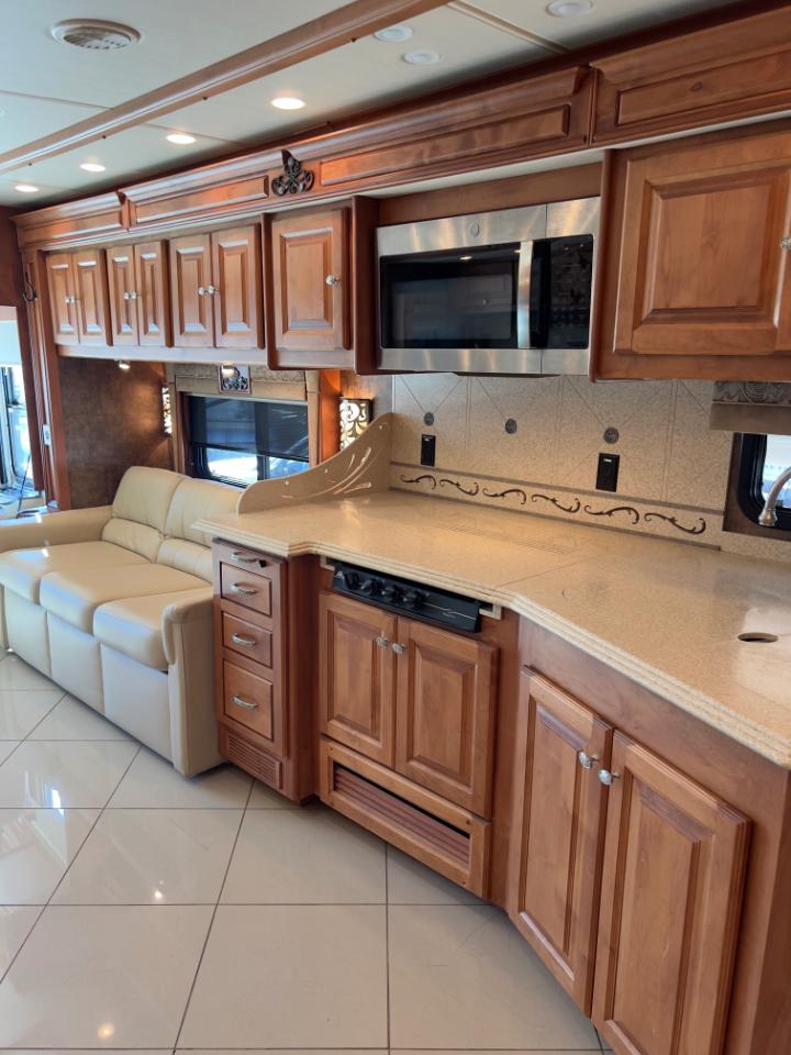 Tiffin Motorhomes Phaeton  2011