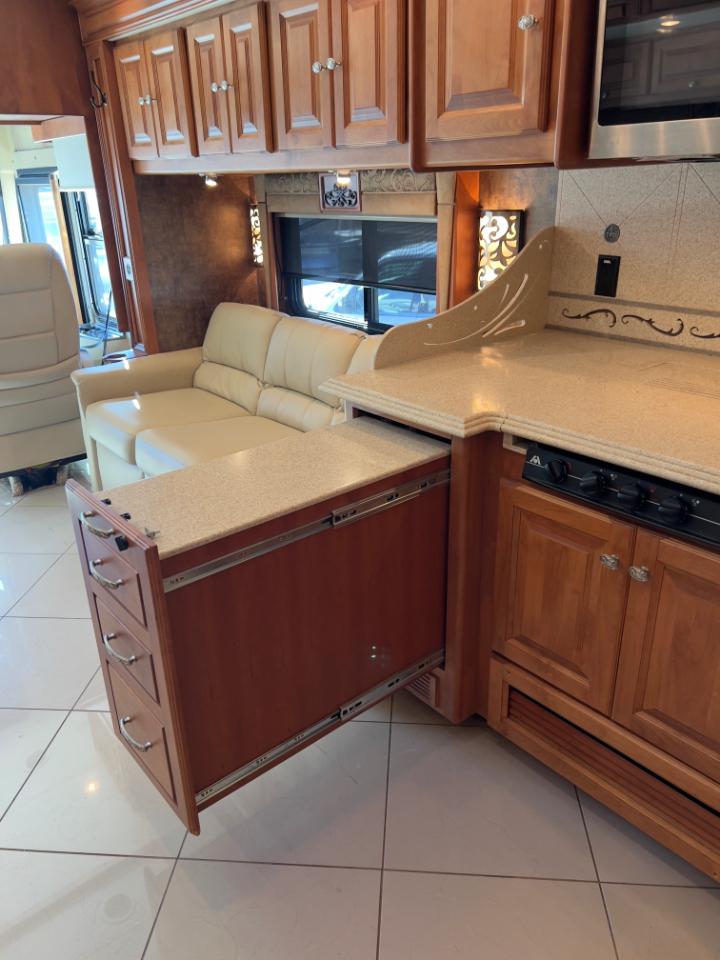 Tiffin Motorhomes Phaeton  2011