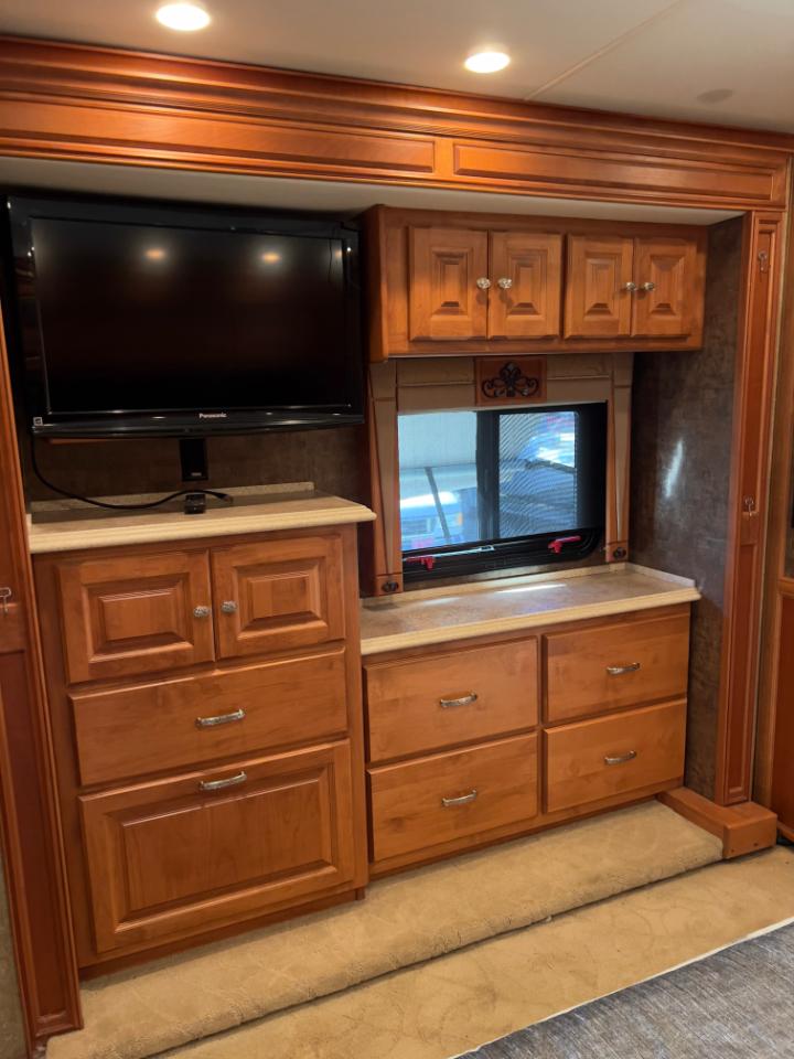 Tiffin Motorhomes Phaeton  2011