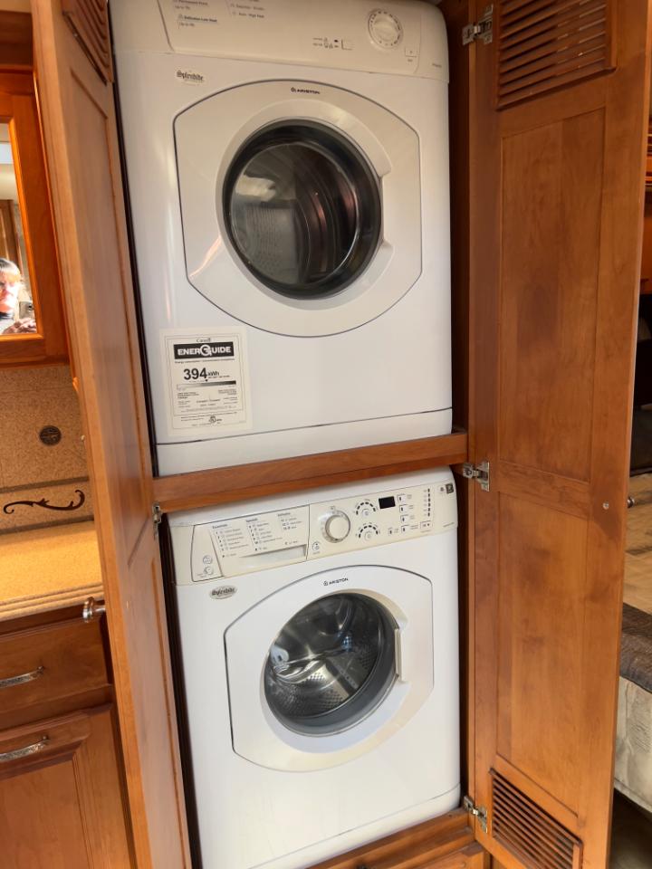 Tiffin Motorhomes Phaeton  2011