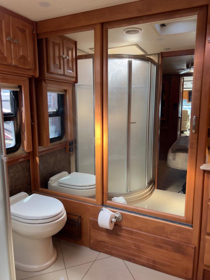 Tiffin Motorhomes Phaeton  2011