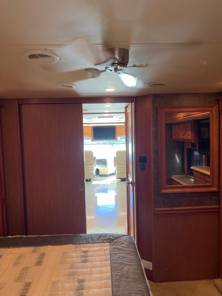 Tiffin Motorhomes Phaeton  2011