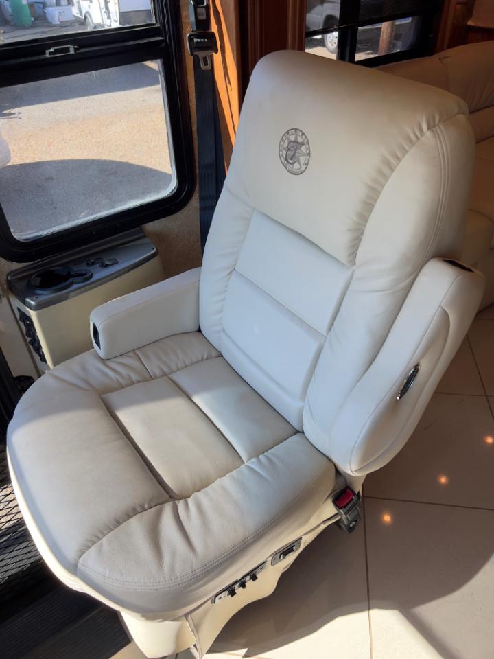 Tiffin Motorhomes Phaeton  2011
