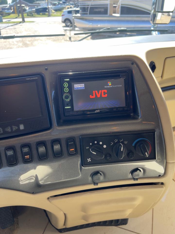 Tiffin Motorhomes Phaeton  2011