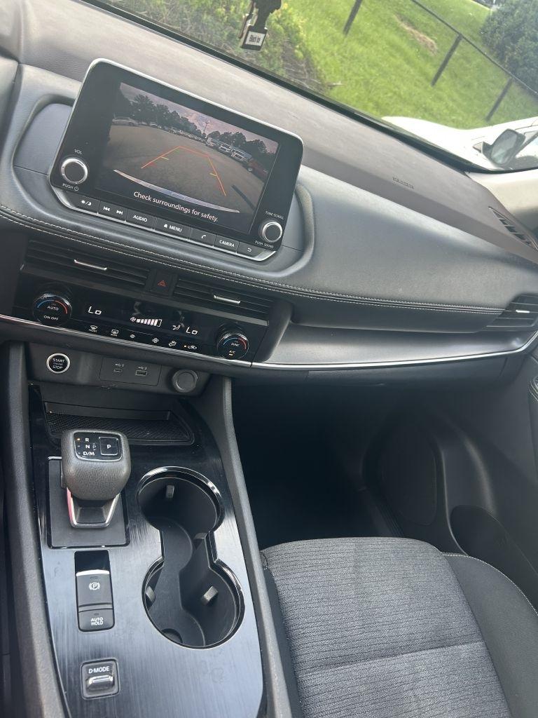 2023 Nissan Rogue SV - Photo 16