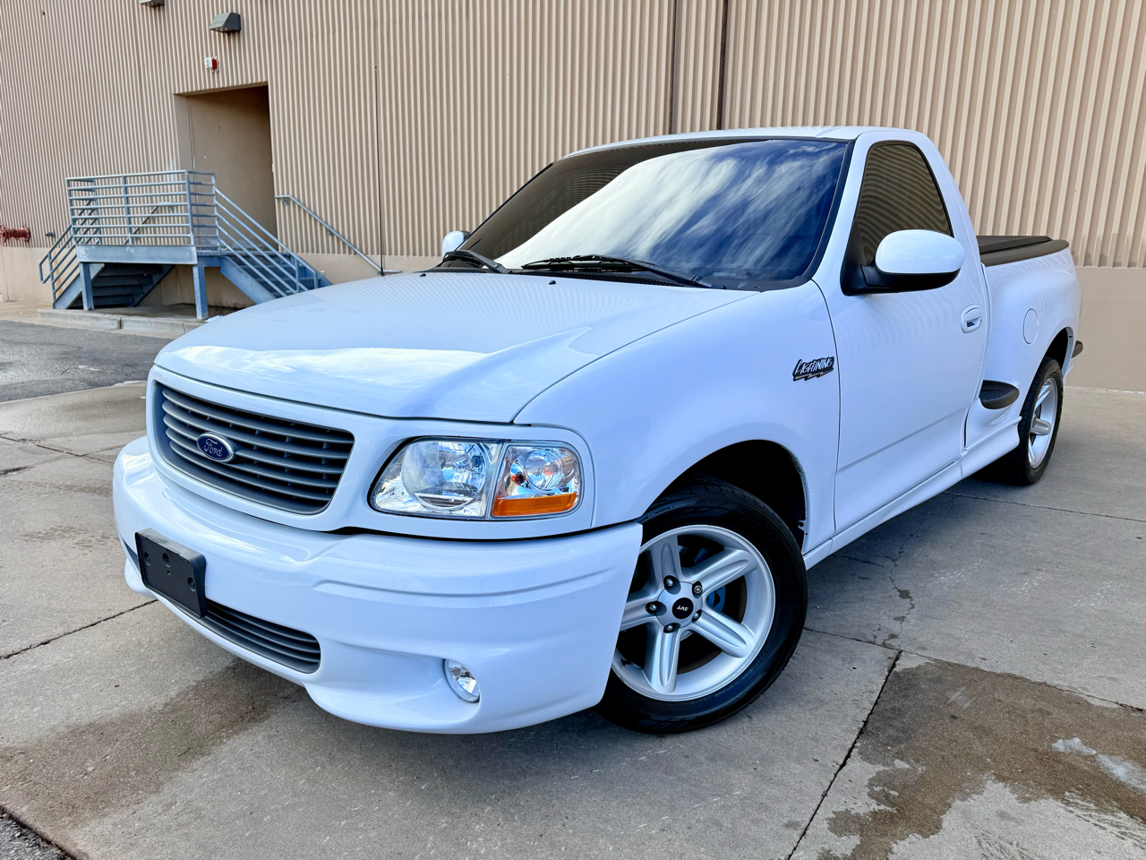 2003 Ford F-150 SVT Lightning 2WD