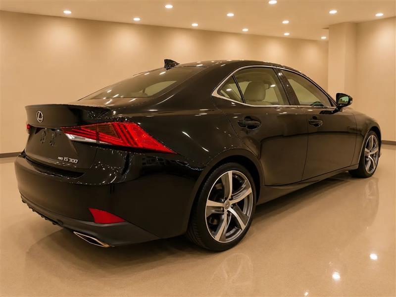 2017 Lexus IS 300 - Photo 3