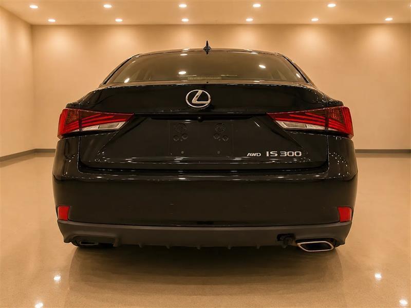 2017 Lexus IS 300 - Photo 4