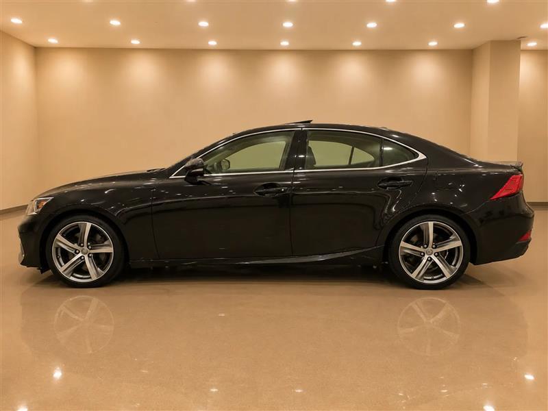 2017 Lexus IS 300 - Photo 6