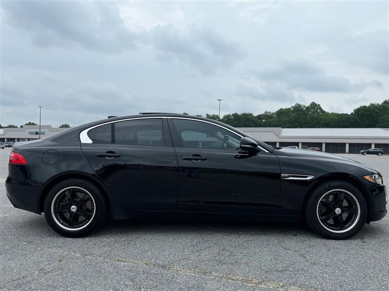 2017 Jaguar XE Base - Photo 6