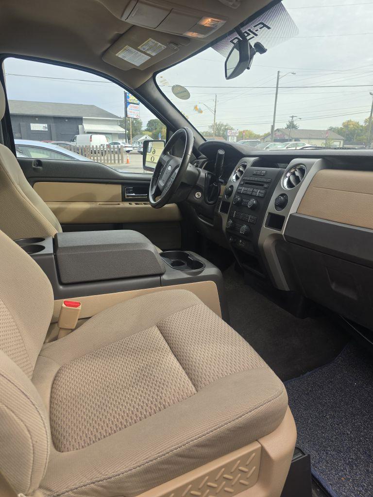 Ford F-150 XL SuperCrew 5.5-ft. Bed 4WD 2012