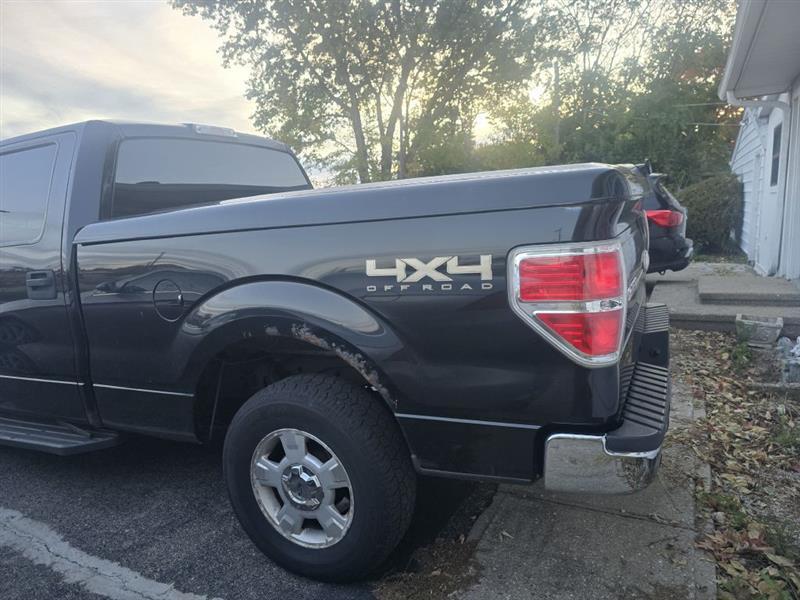 Ford F-150 XL SuperCrew 5.5-ft. Bed 4WD 2012