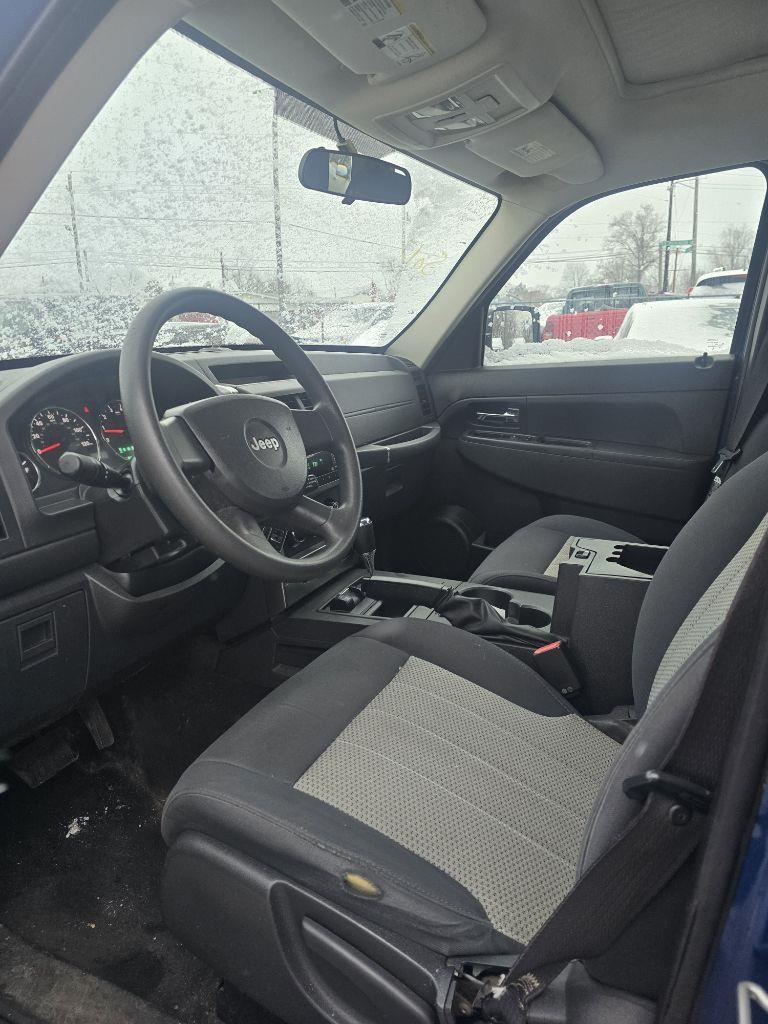 Jeep Liberty Sport 4WD 2010