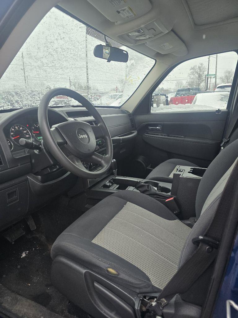 Jeep Liberty Sport 4WD 2010