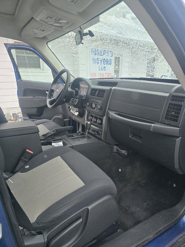 Jeep Liberty Sport 4WD 2010