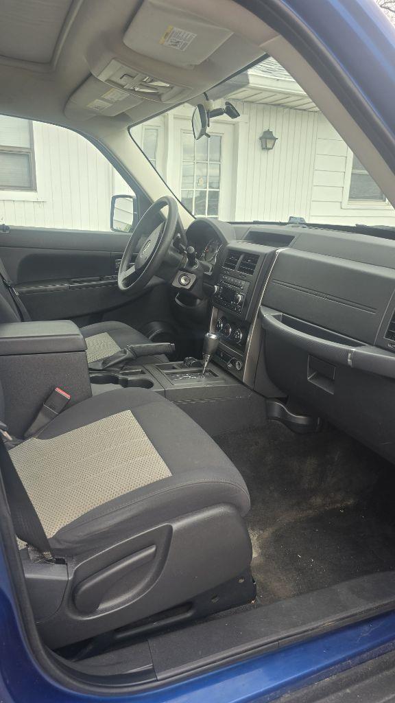 Jeep Liberty Sport 4WD 2010