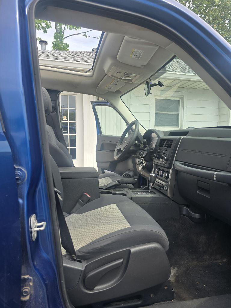 Jeep Liberty Sport 4WD 2010