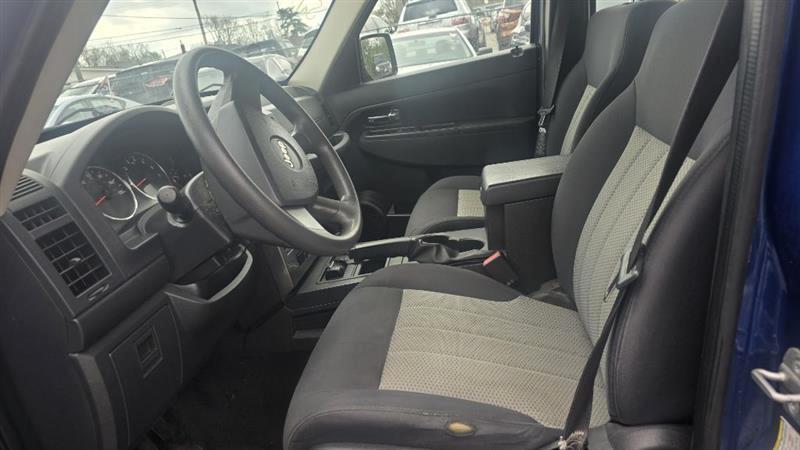 Jeep Liberty Sport 4WD 2010