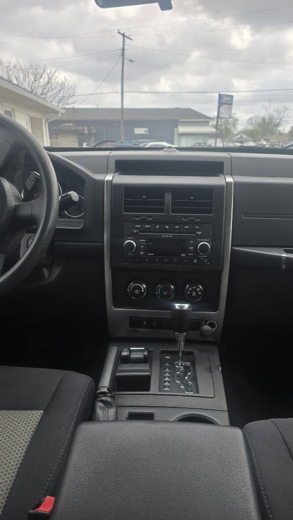 Jeep Liberty Sport 4WD 2010