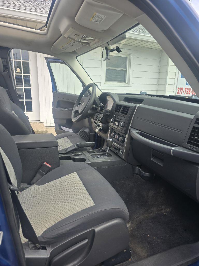 Jeep Liberty Sport 4WD 2010