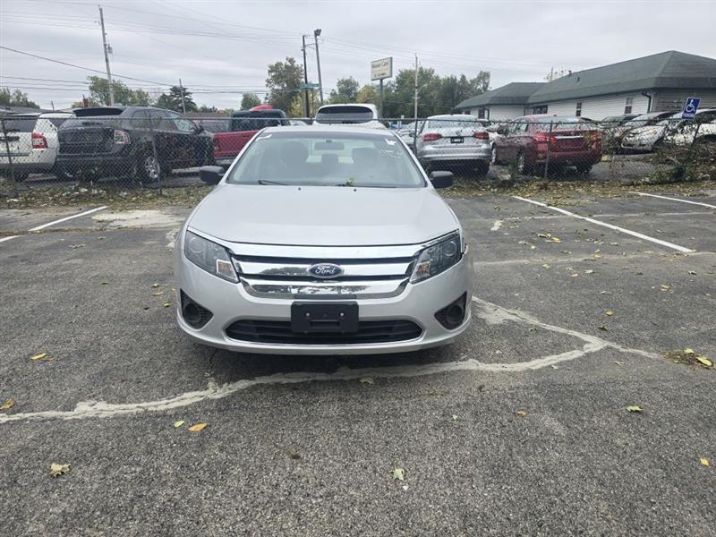Ford Fusion S 2012