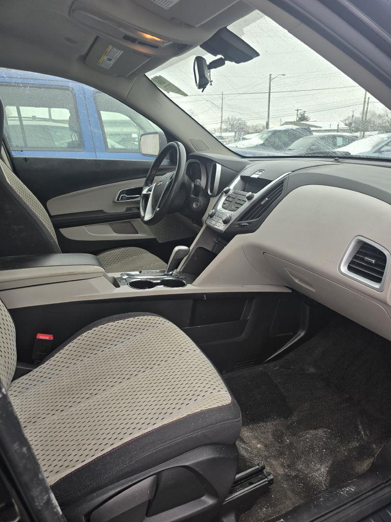 Chevrolet Equinox LS 2WD 2011