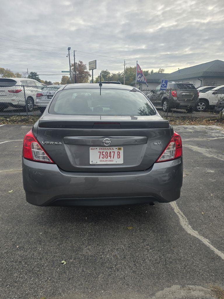 Nissan Versa 1.6 S 5M 2018