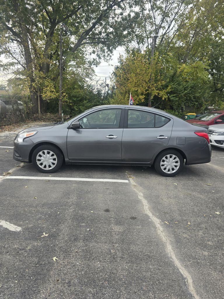 Nissan Versa 1.6 S 5M 2018