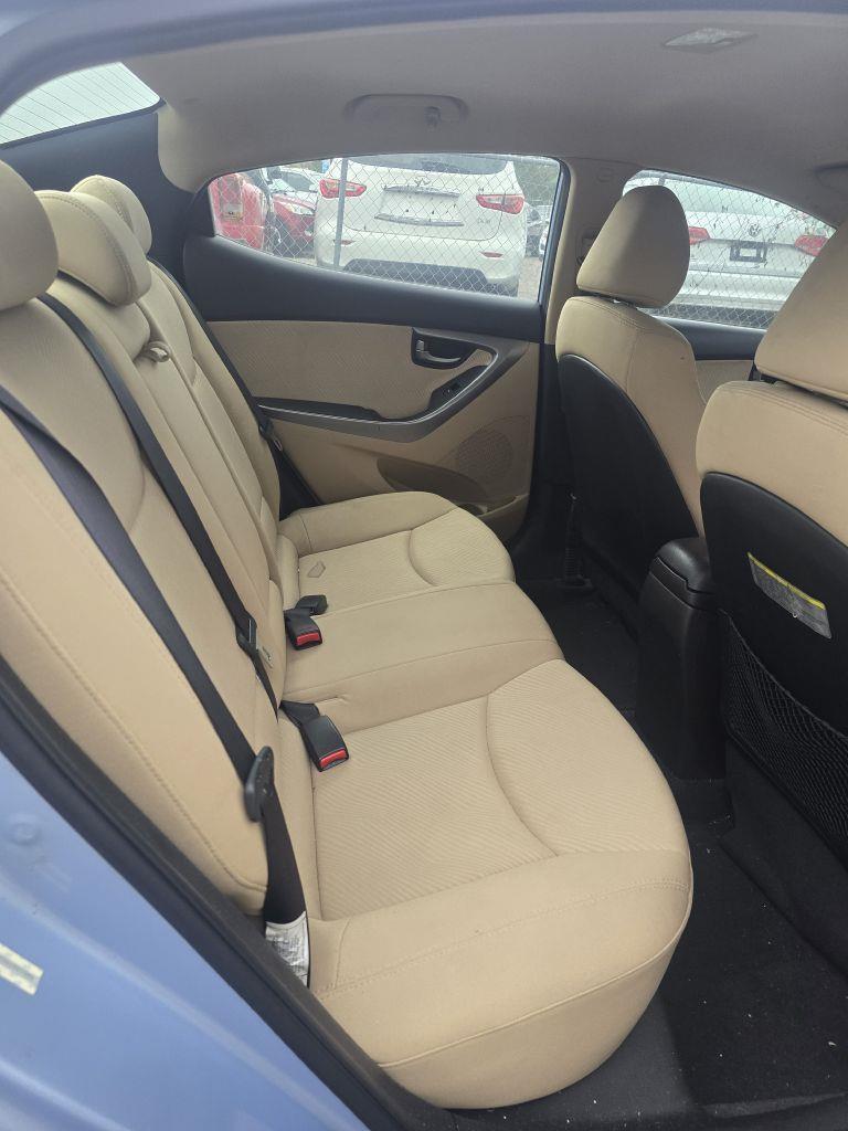 Hyundai Elantra GLS M/T 2013