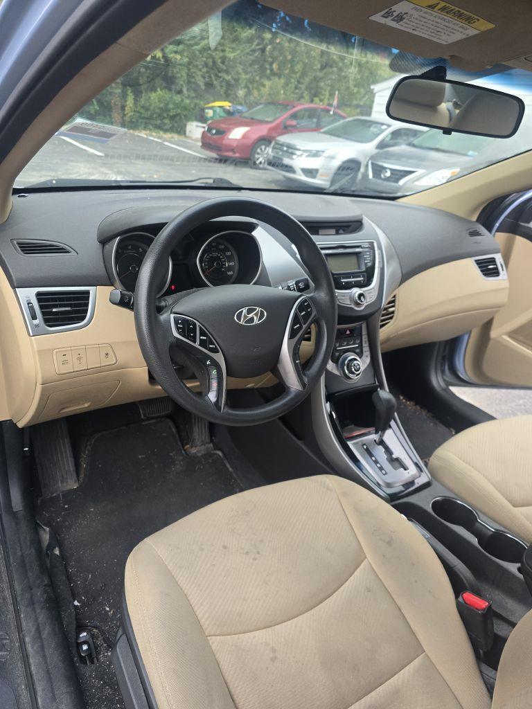 Hyundai Elantra GLS M/T 2013