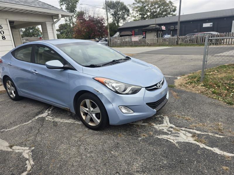 Hyundai Elantra GLS M/T 2013