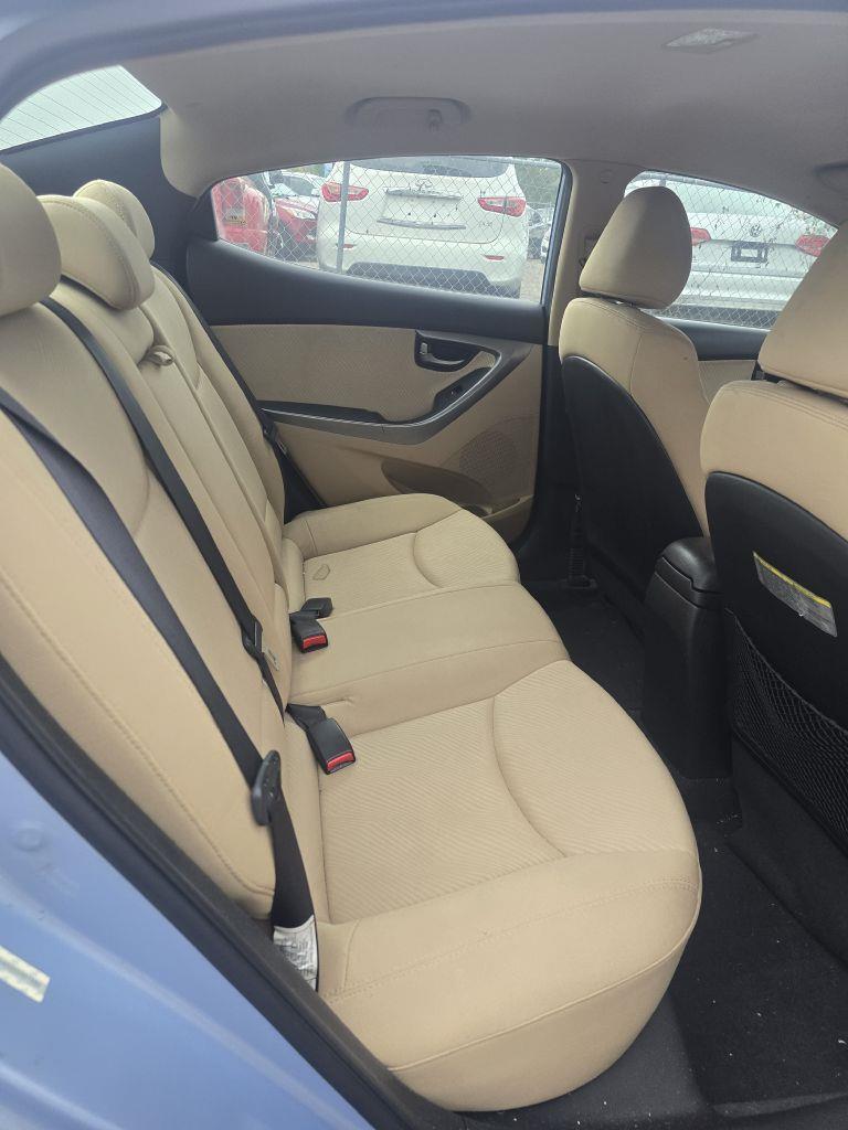 Hyundai Elantra GLS M/T 2013