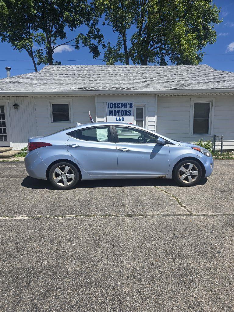 Hyundai Elantra GLS M/T 2013
