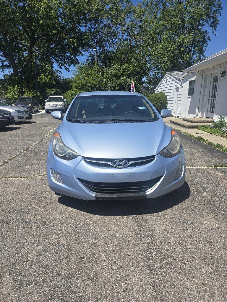 Hyundai Elantra GLS M/T 2013
