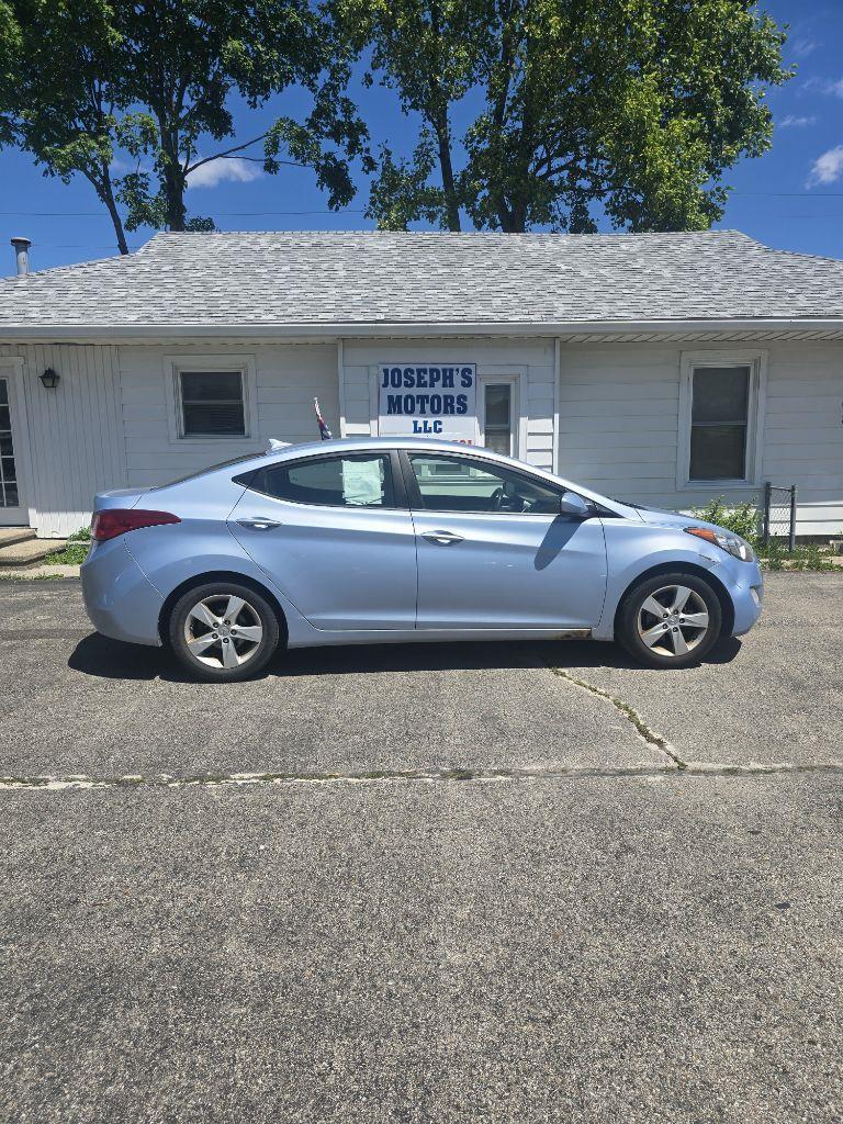 Hyundai Elantra GLS M/T 2013