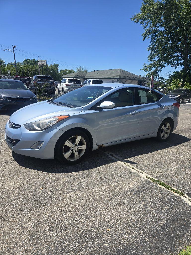 Hyundai Elantra GLS M/T 2013