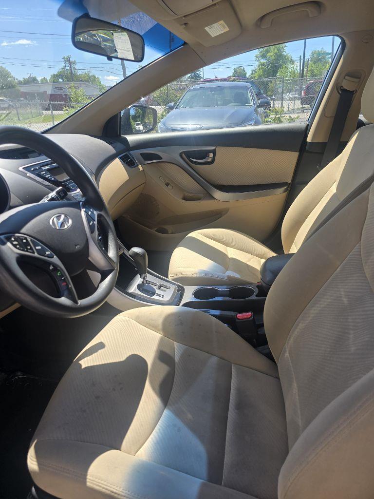 Hyundai Elantra GLS M/T 2013
