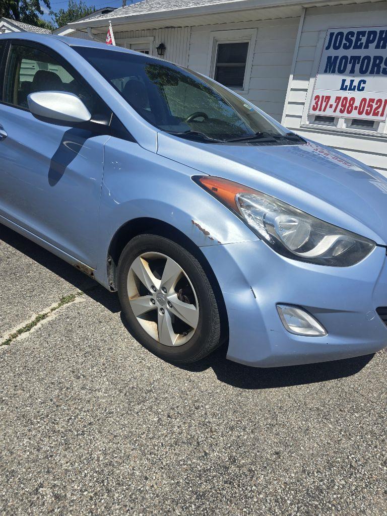 Hyundai Elantra GLS M/T 2013